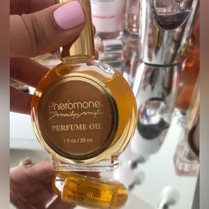 Pheromone by Marilyn Miglin Perfume Oil 1 fl.oz